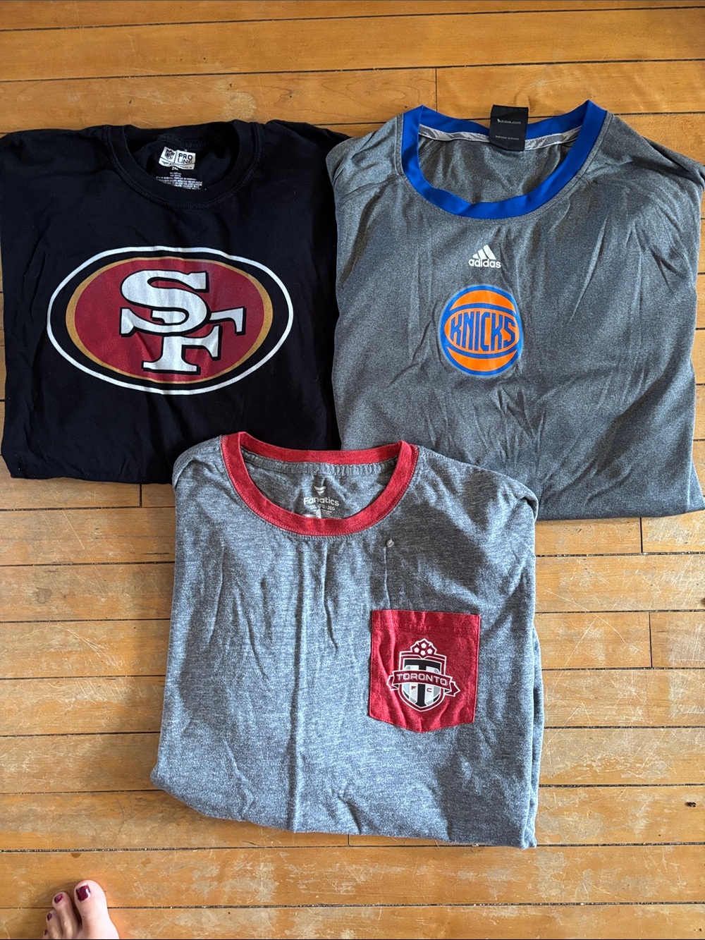 EUC Men's athletic graphic tee adidas and fanatics